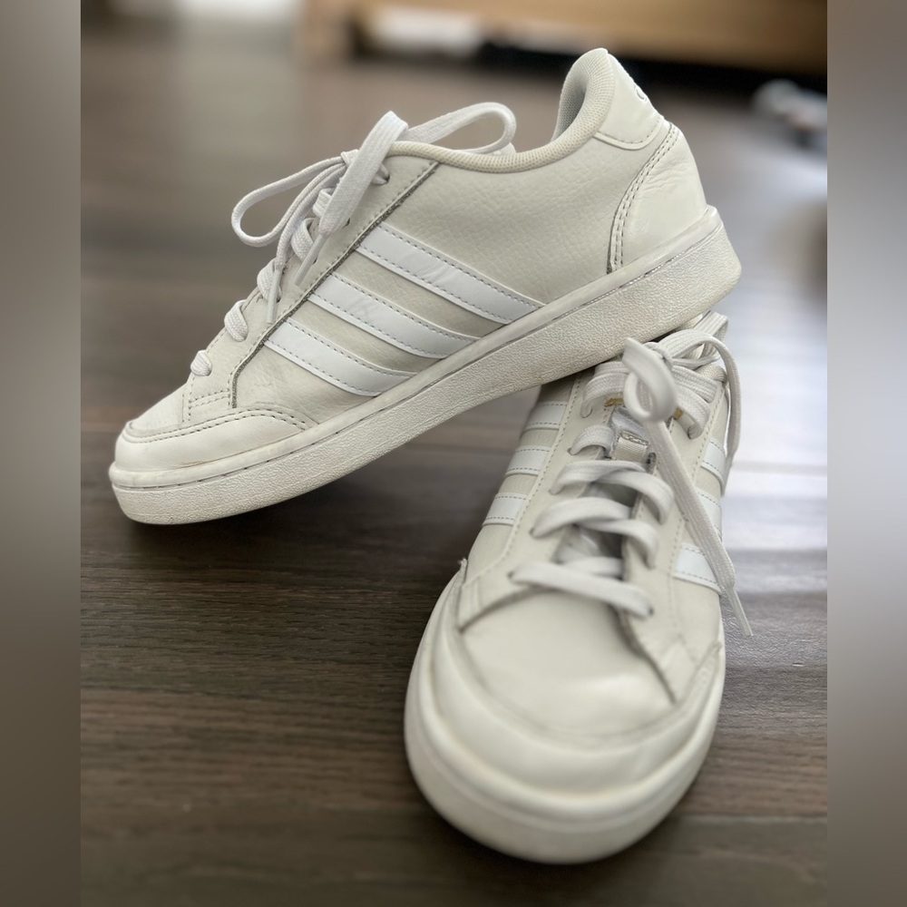 Adidas Cloudfoam White Leather Sneakers Women’s Size 7 Lace-Up Shoes